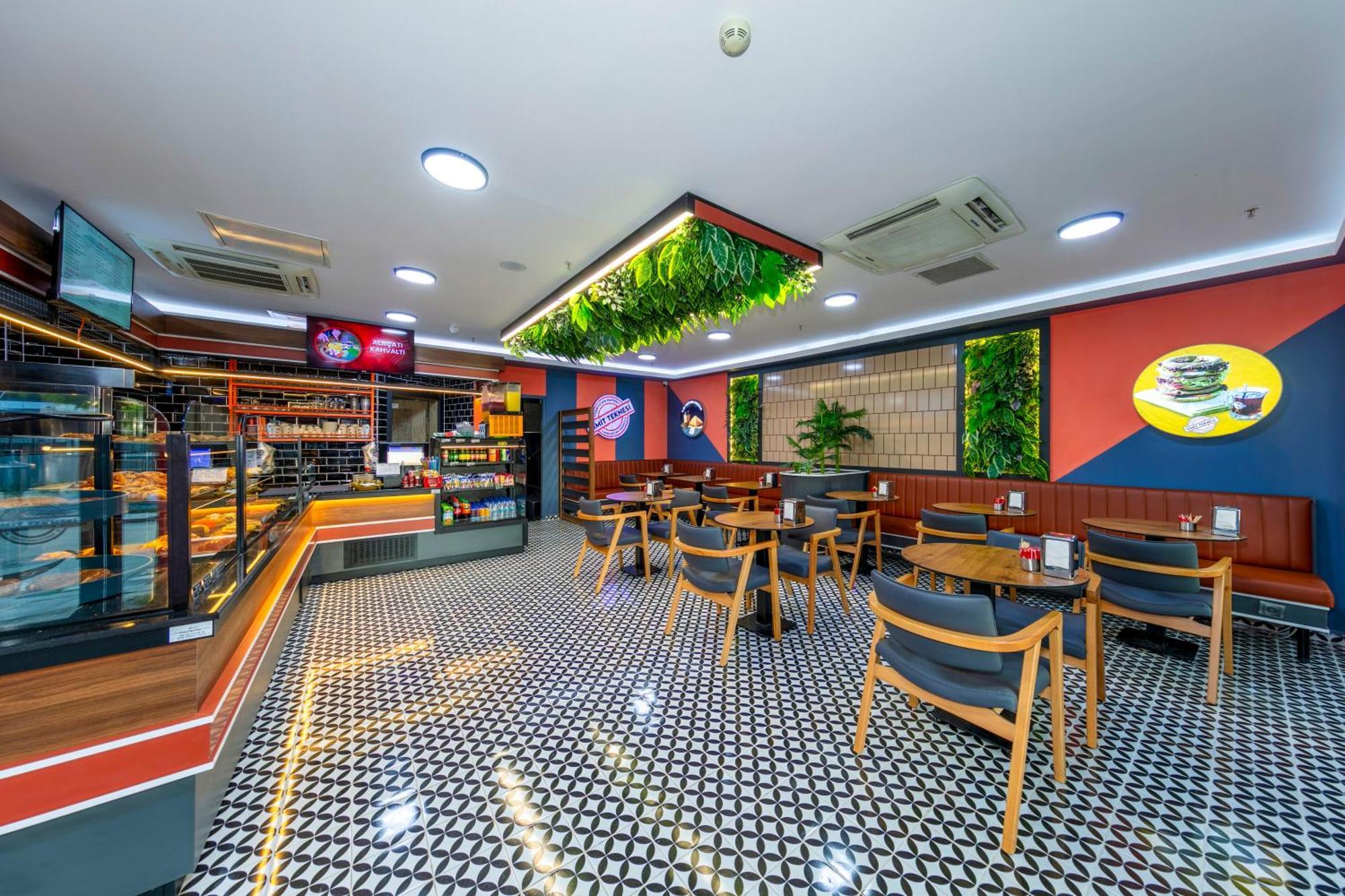 Dem Airport Otel 4*
