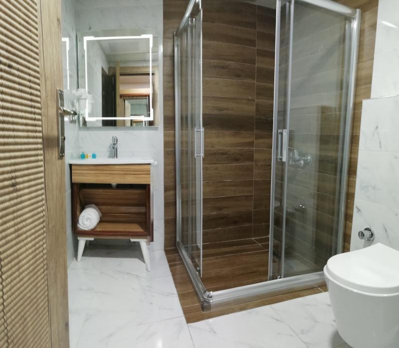 Dem Airport Otel 4*